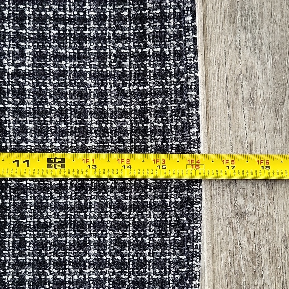 The Limited Black and White size 6 mini pencil skirt. Poly/acrylic - Picture 5 of 7